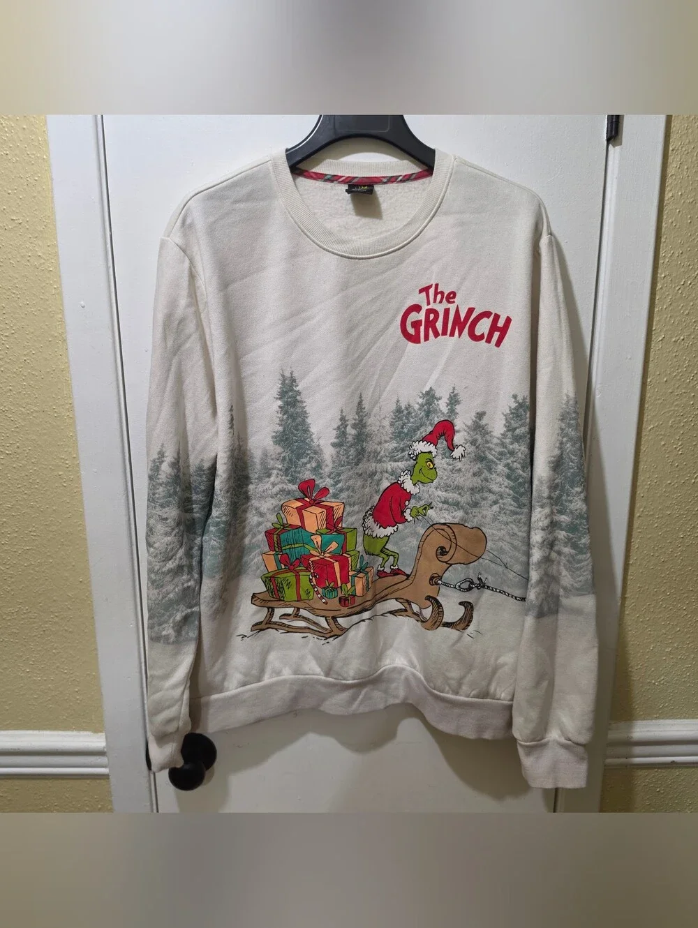the grinch who stole christmas Dr Suess Long Sleeve Crewneck Size XL - Pre-owned